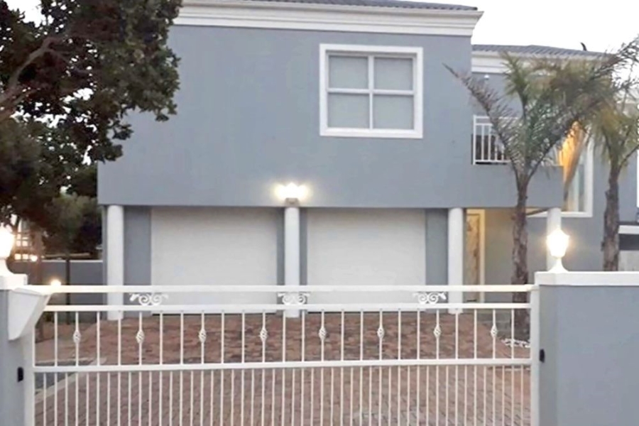 6 Bedroom Property for Sale in Country Club Western Cape